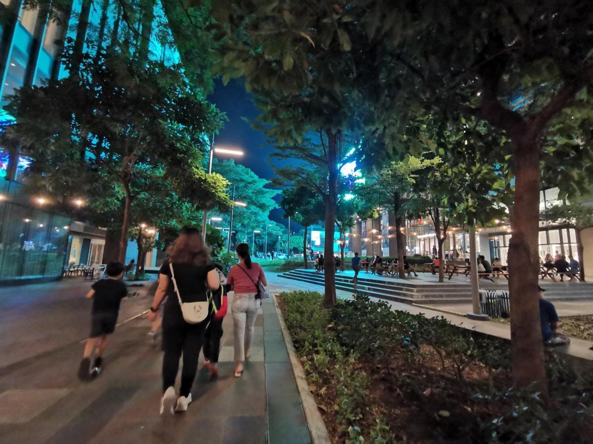 Caleze At Avant At The Bgc Apartment Manila